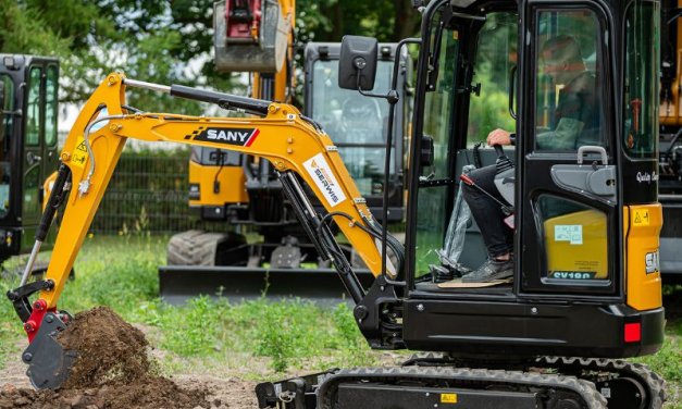 Polecane minikoparki w 2025 roku – na co warto postawić?