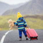 Bezpieczeństwo w podróży to podstawa. Jak zadbać o siebie w aucie, samolocie i na rowerze?