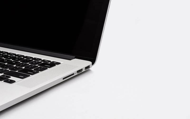 Copilot+ PC a zwykły laptop – różnice, praktyczny poradnik i rozwiązania