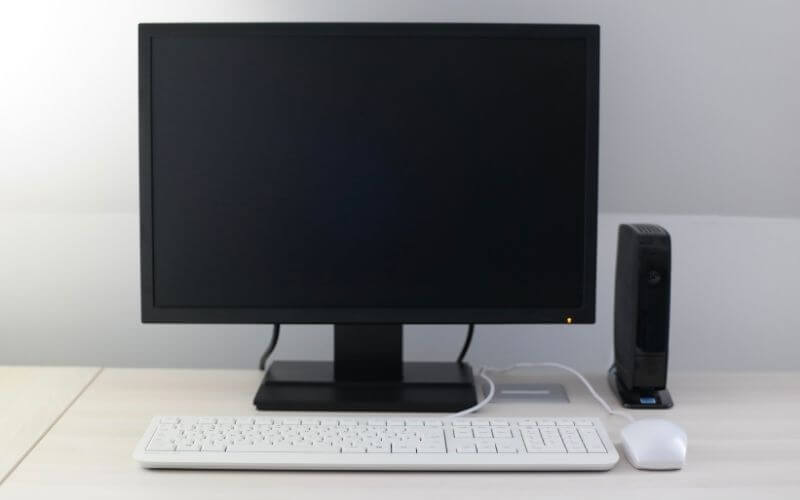 Copilot+ PC a zwykły laptop – różnice, praktyczny poradnik i rozwiązania