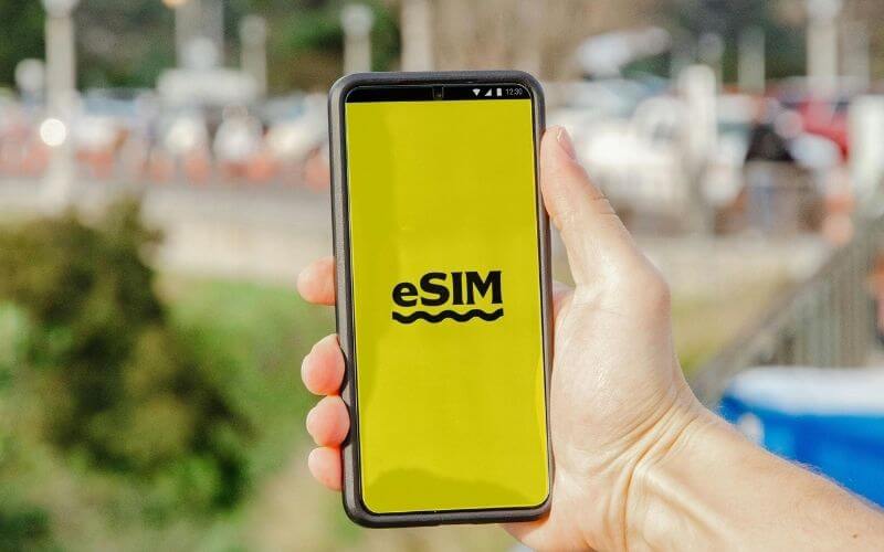 Jak przenieść eSIM na nowy telefon z Androidem? Praktyczny poradnik krok po kroku