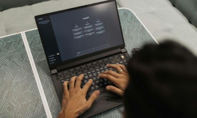 Mały model językowy czy duży model w chmurze – różnice i wybór bez przepłacania