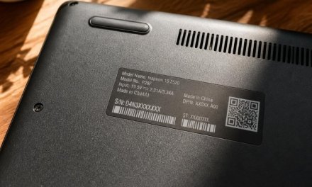 Jak sprawdzić numer seryjny laptopa przed zakupem? Praktyczny poradnik krok po kroku