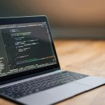 Laptop poleasingowy do programowania – jaki procesor i RAM wybrać?